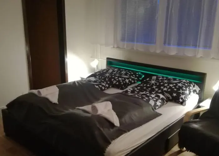 Апартаменты Flat3 With 2bedrooms Wifi